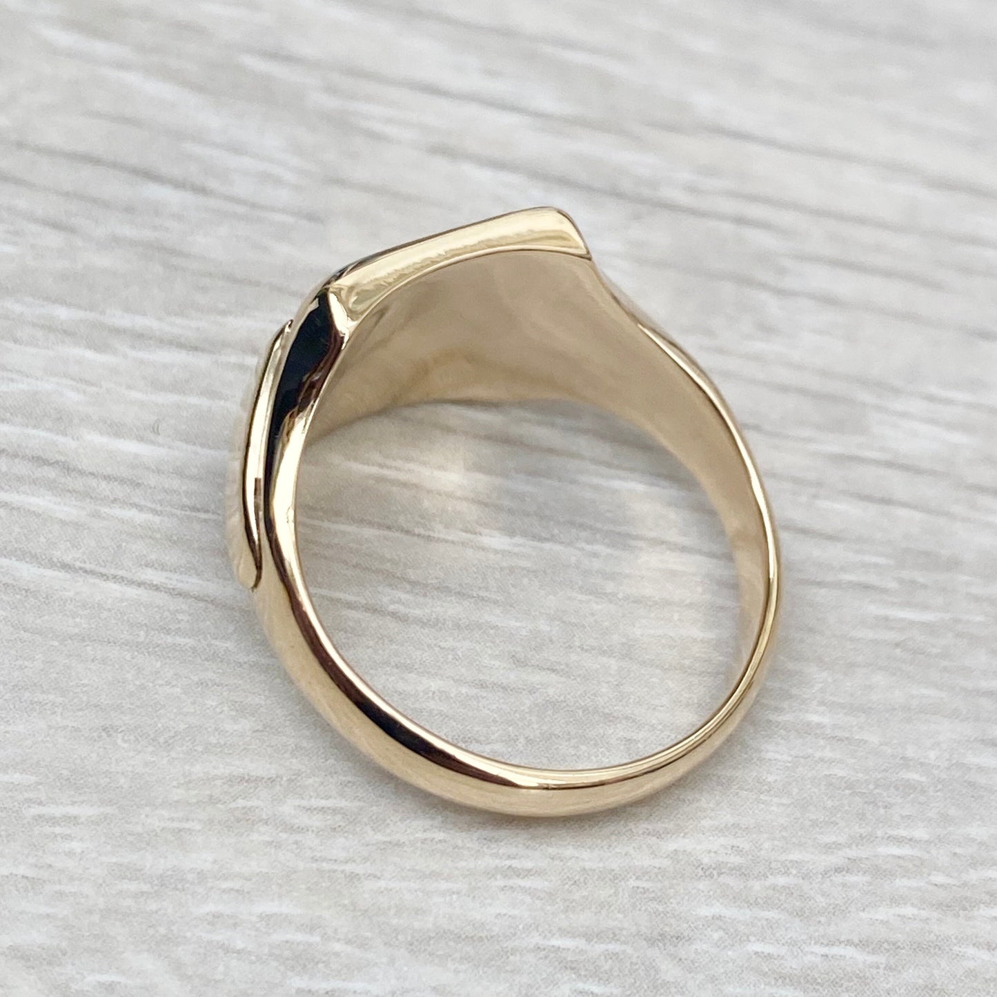 Vintage 9ct yellow gold square signet ring - Can be hand engraved - UK size T 1/2 - US size 9 3/4 - British vintage jewellery