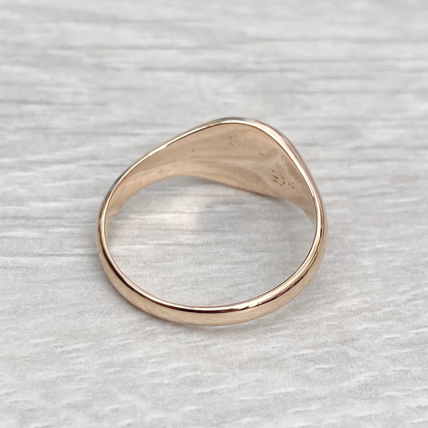 Vintage 9ct rose gold round signet ring - Can be hand engraved - UK size P 1/2 - US size 7 3/4 - British vintage jewellery