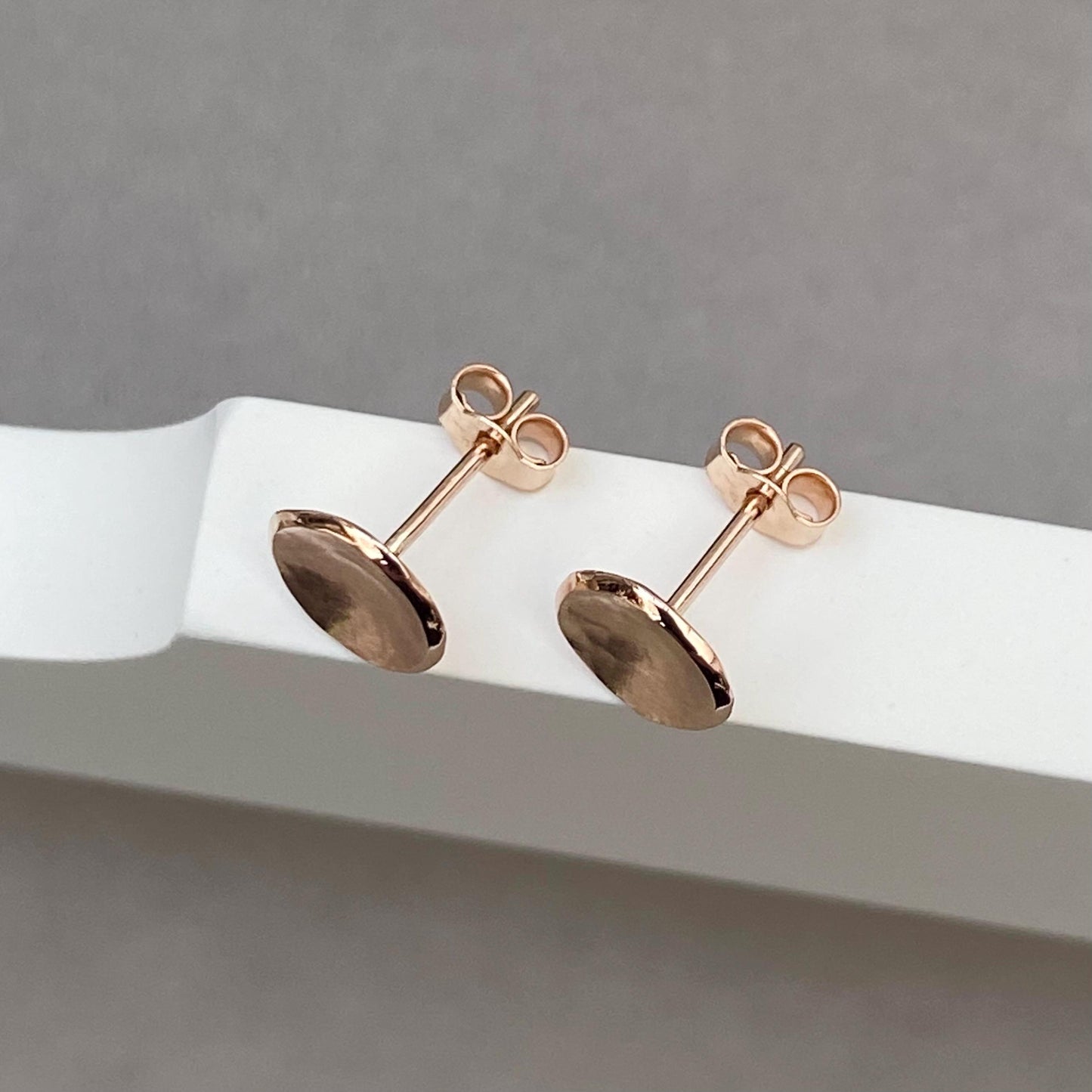 Handmade 9ct rose gold 7mm disc petal stud earrings. Also available in 9ct white and 9ct yellow gold