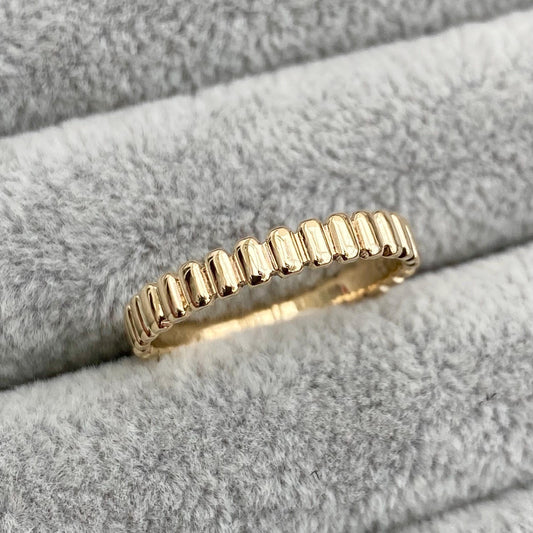 New listing - Vintage 1980s 9ct yellow gold ridge pattern wedding ring - UK size N - US size 6 3/4 - British vintage jewellery