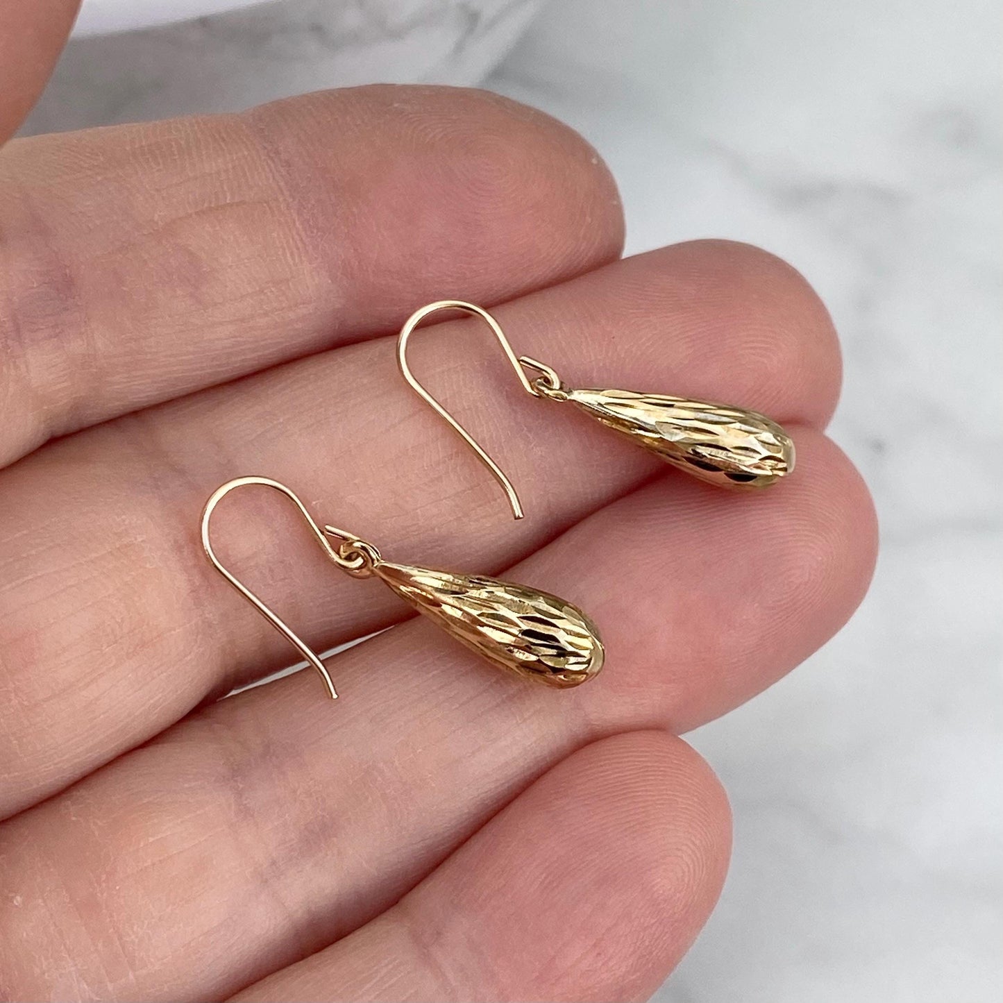 New listing - Vintage 9ct yellow gold teardrop hook earrings - 9k gold - British vintage jewellery