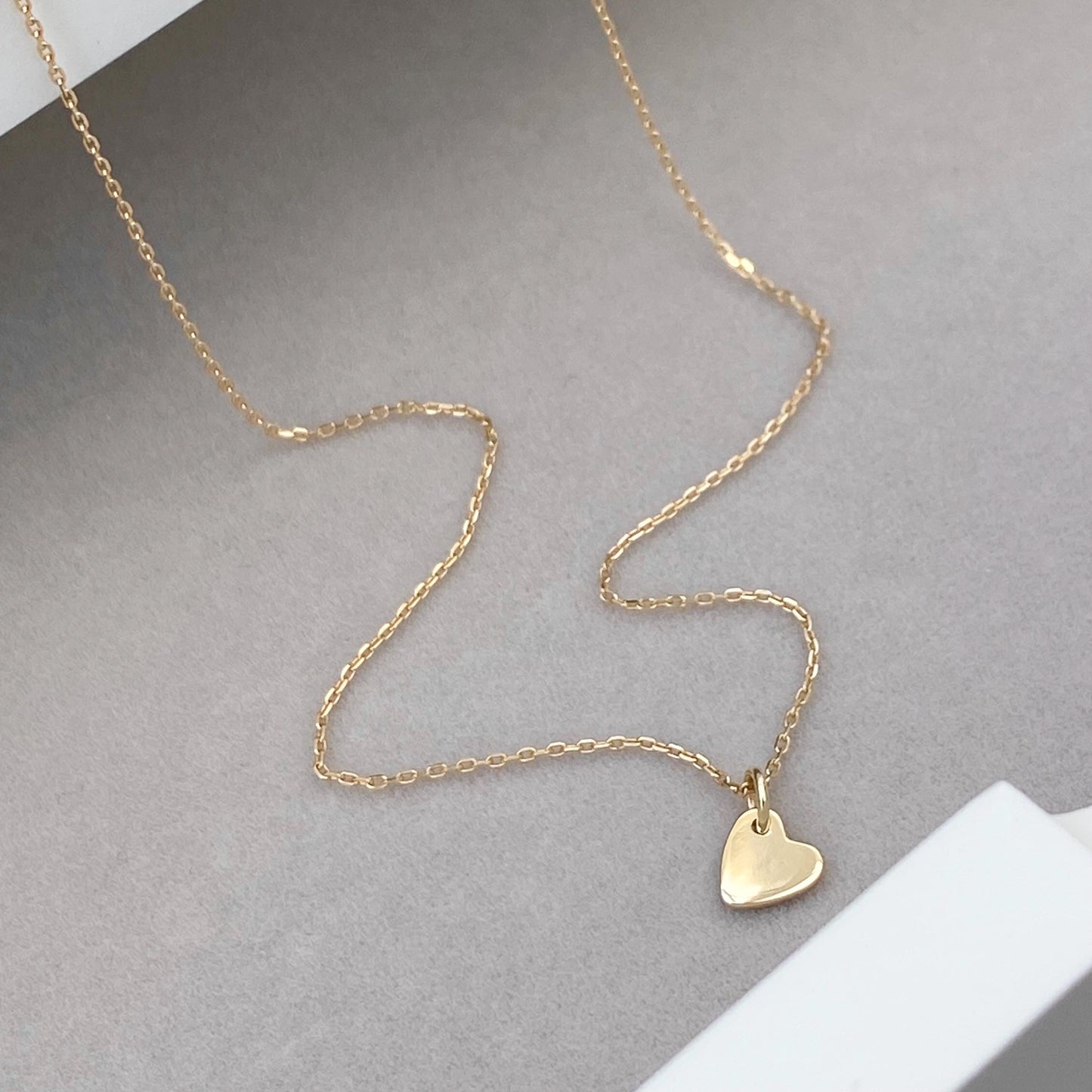 9ct solid yellow gold tiny heart charm pendant and fine chain