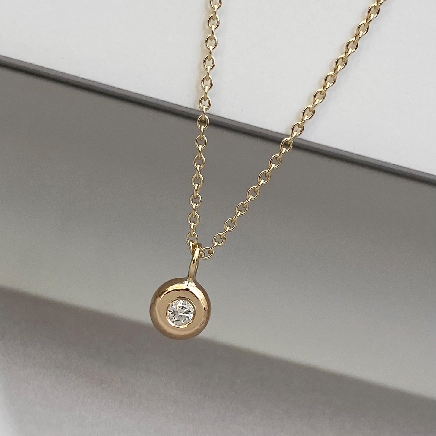 Handmade 9ct solid yellow, white or rose gold 2.5mm round natural diamond pendant on a trace chain