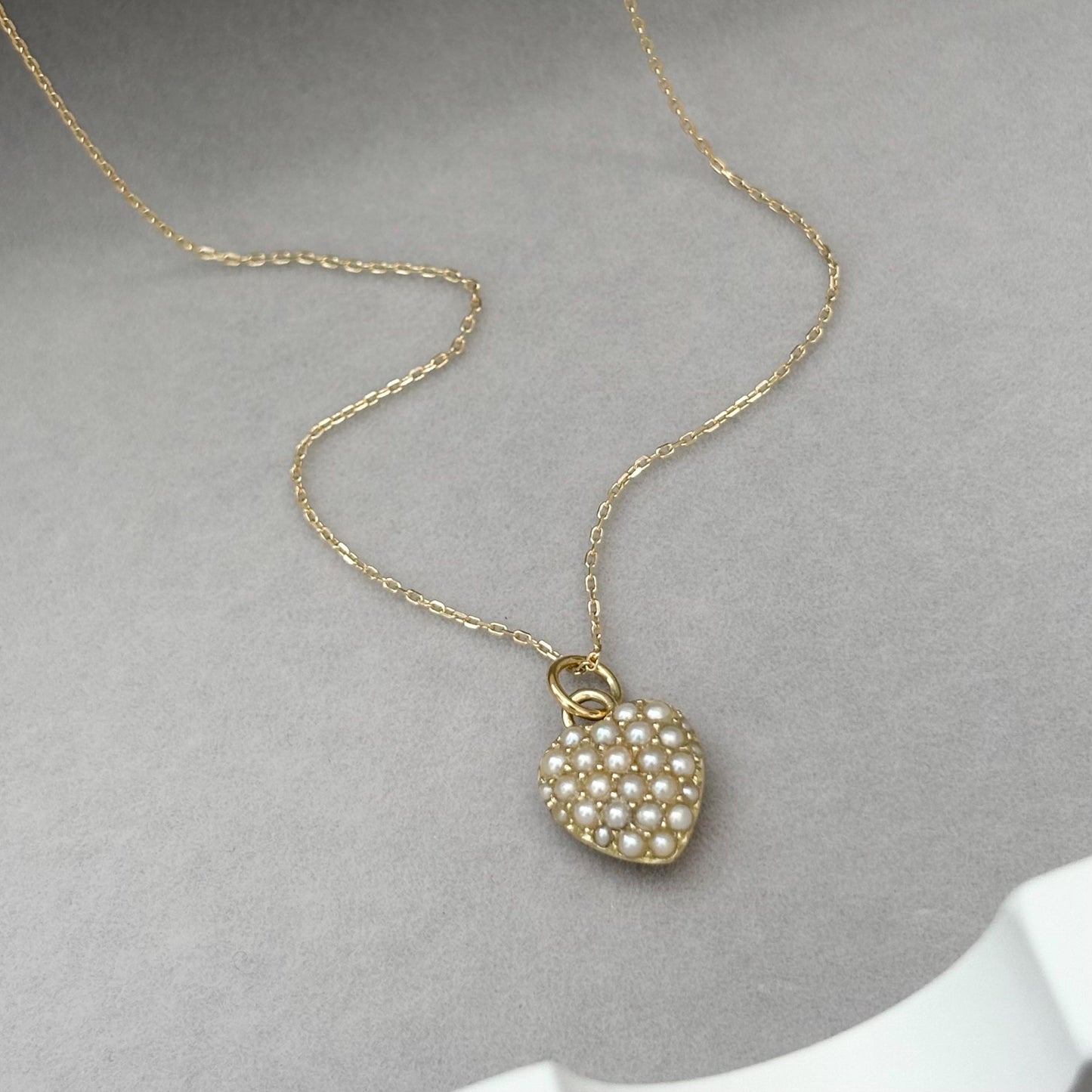 Vintage 14ct yellow gold split seed pearl puff heart charm pendant on a new fine 0.8mm 9ct yellow gold chain