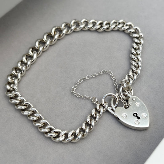 Vintage 1970s silver heart padlock curb chain charm 7.5" bracelet