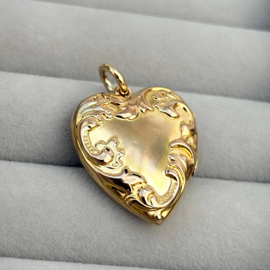 Vintage .270ct yellow gold floral embossed heart locket pendant