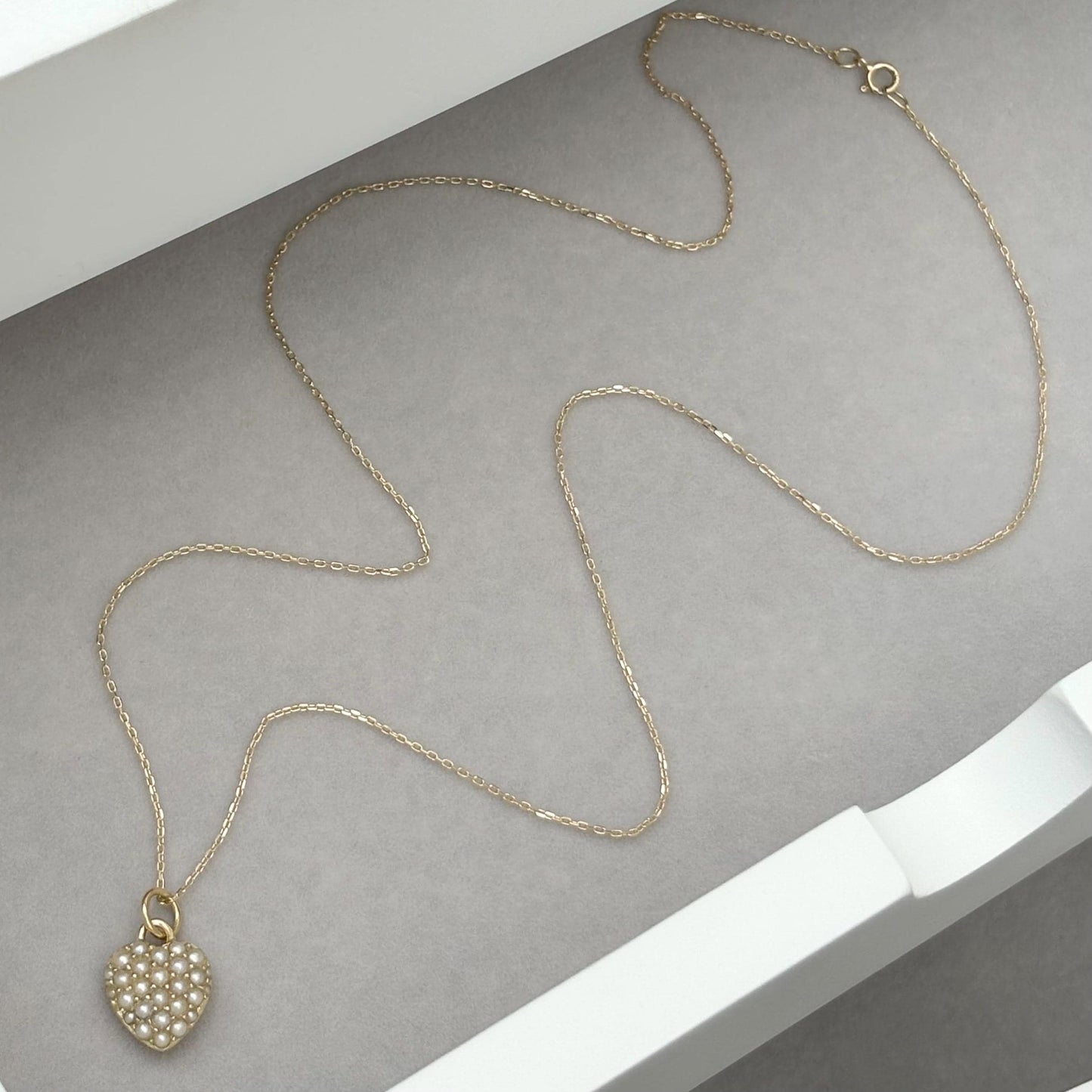 Vintage 14ct yellow gold split seed pearl puff heart charm pendant on a new fine 0.8mm 9ct yellow gold chain