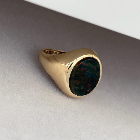 Vintage 1970s 9ct yellow gold classic bloodstone oval signet ring