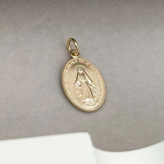 Sample sale - Solid 9ct yellow gold small size oval miraculous medal pendant