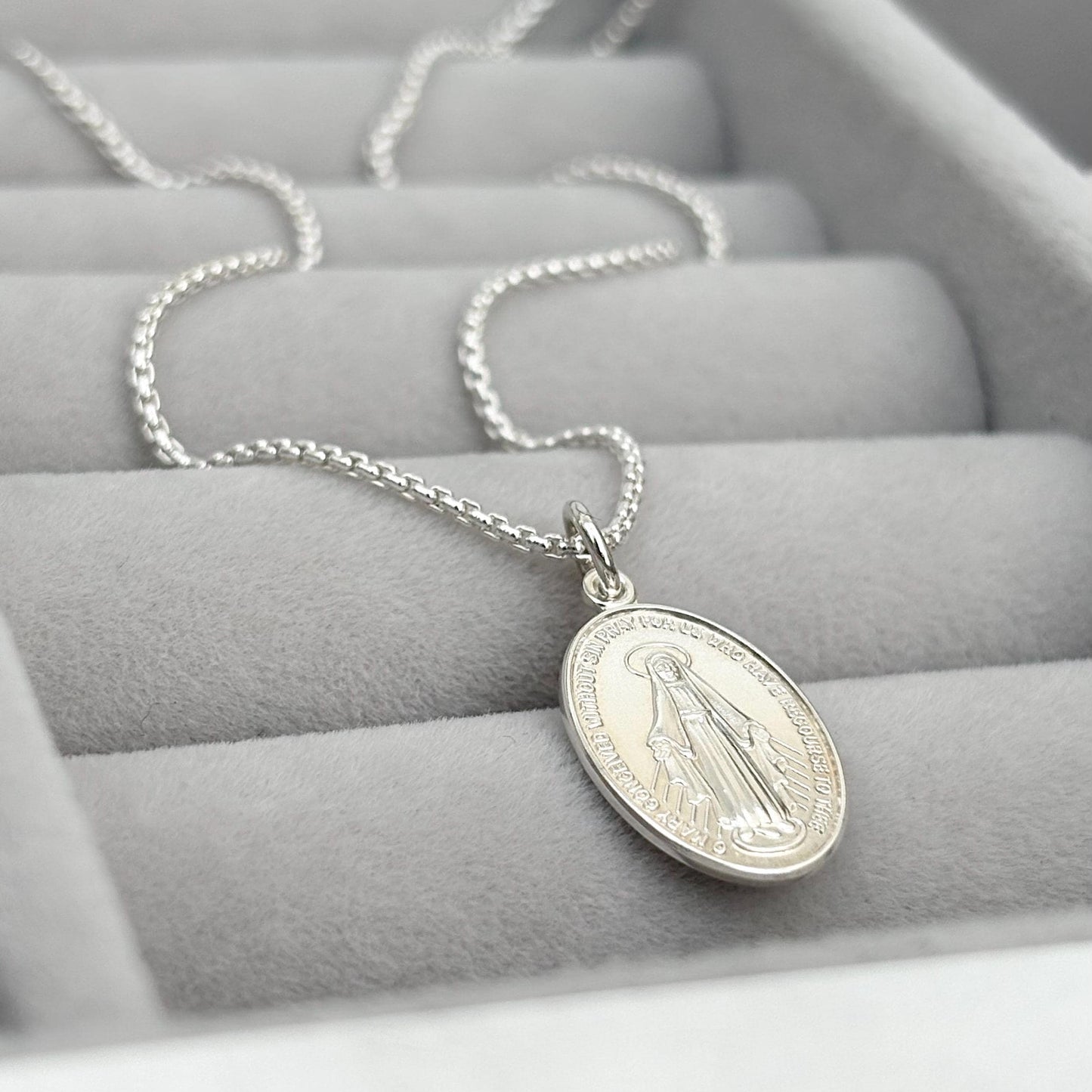 Sample sale - Polished solid sterling silver small size oval miraculous medal pendant on a round box chain