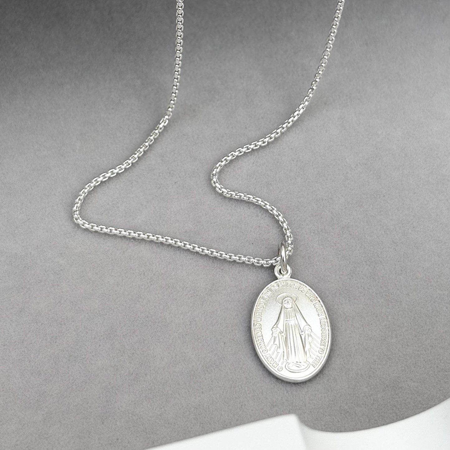 Sample sale - Polished solid sterling silver small size oval miraculous medal pendant on a round box chain