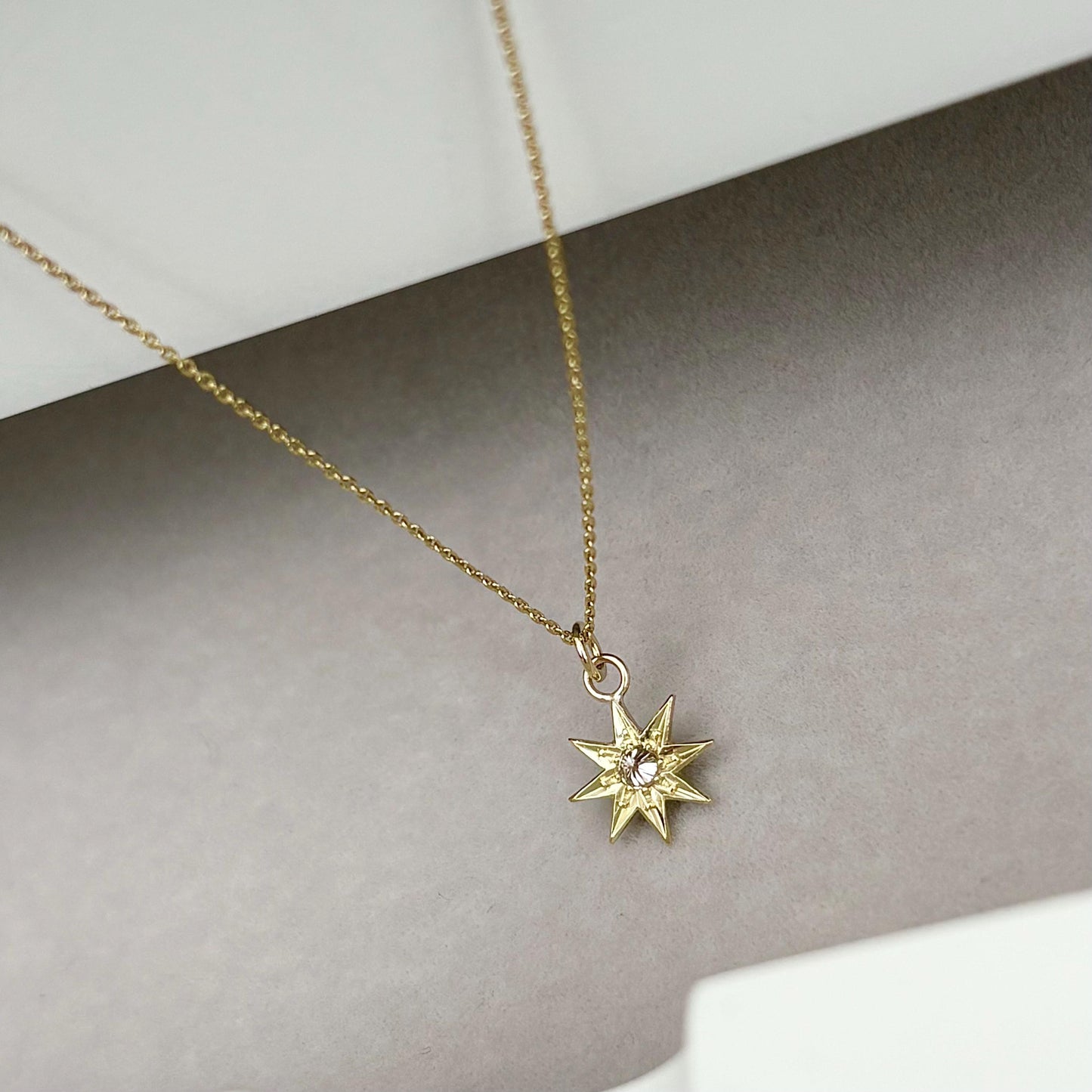 Vintage 9ct yellow Gold Dainty Diamond Star Charm Pendant Chain Necklace