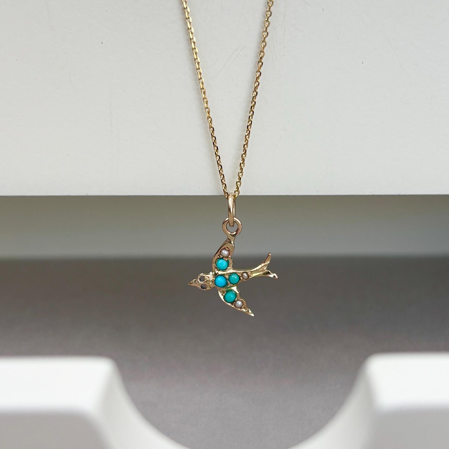 Vintage 9ct yellow Gold Dainty Turquoise and Pearl Bird Charm Pendant Chain Necklace