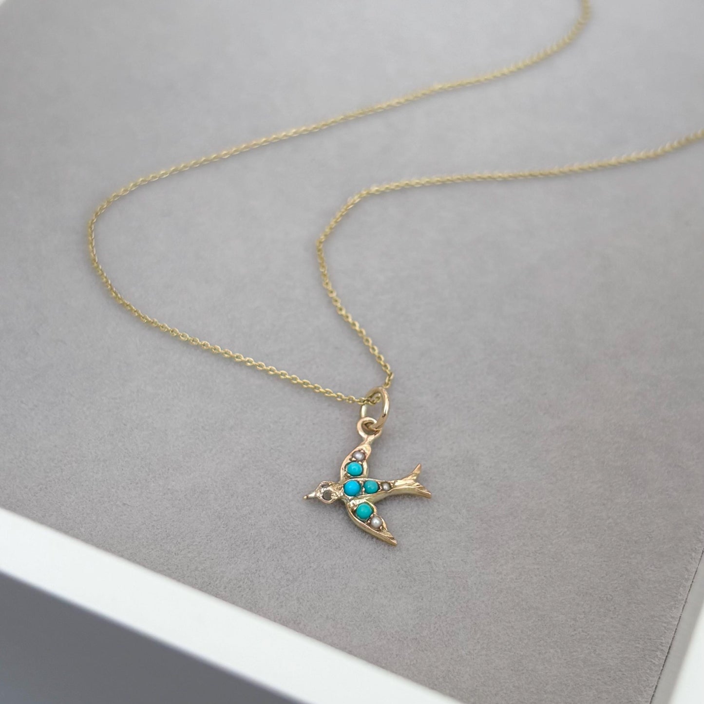 Vintage 9ct yellow Gold Dainty Turquoise and Pearl Bird Charm Pendant Chain Necklace