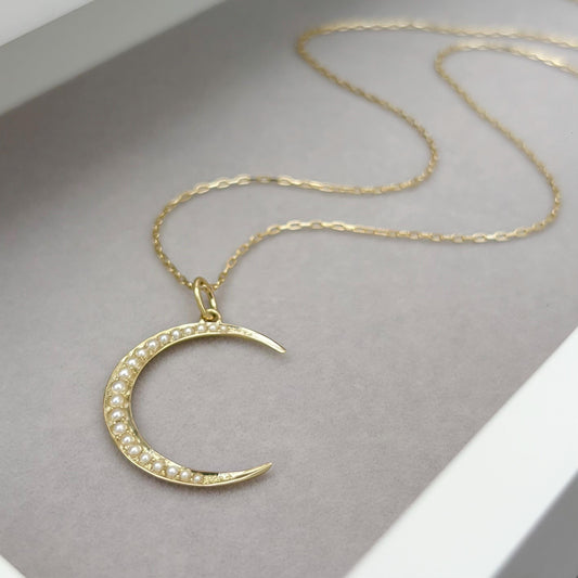 Vintage 14ct yellow Gold Large Pearl Crescent Charm Pendant Chain Necklace
