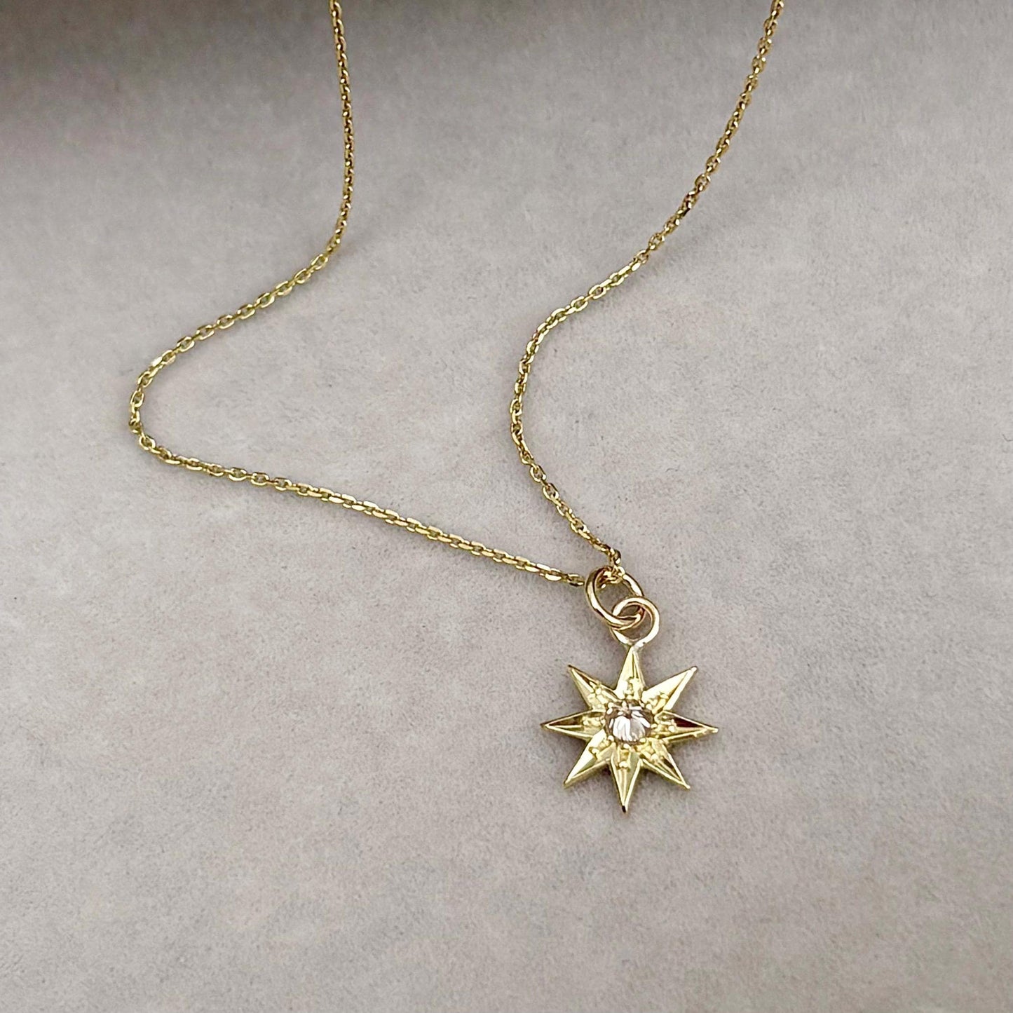 Vintage 9ct yellow Gold Dainty Diamond Star Charm Pendant Chain Necklace