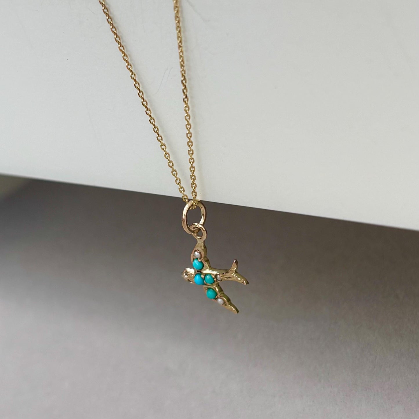 Vintage 9ct yellow Gold Dainty Turquoise and Pearl Bird Charm Pendant Chain Necklace