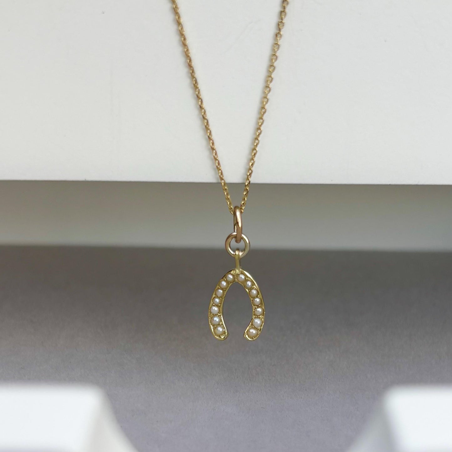 Vintage 14ct yellow Gold Dainty Pearl Wishbone Charm Pendant Chain Necklace