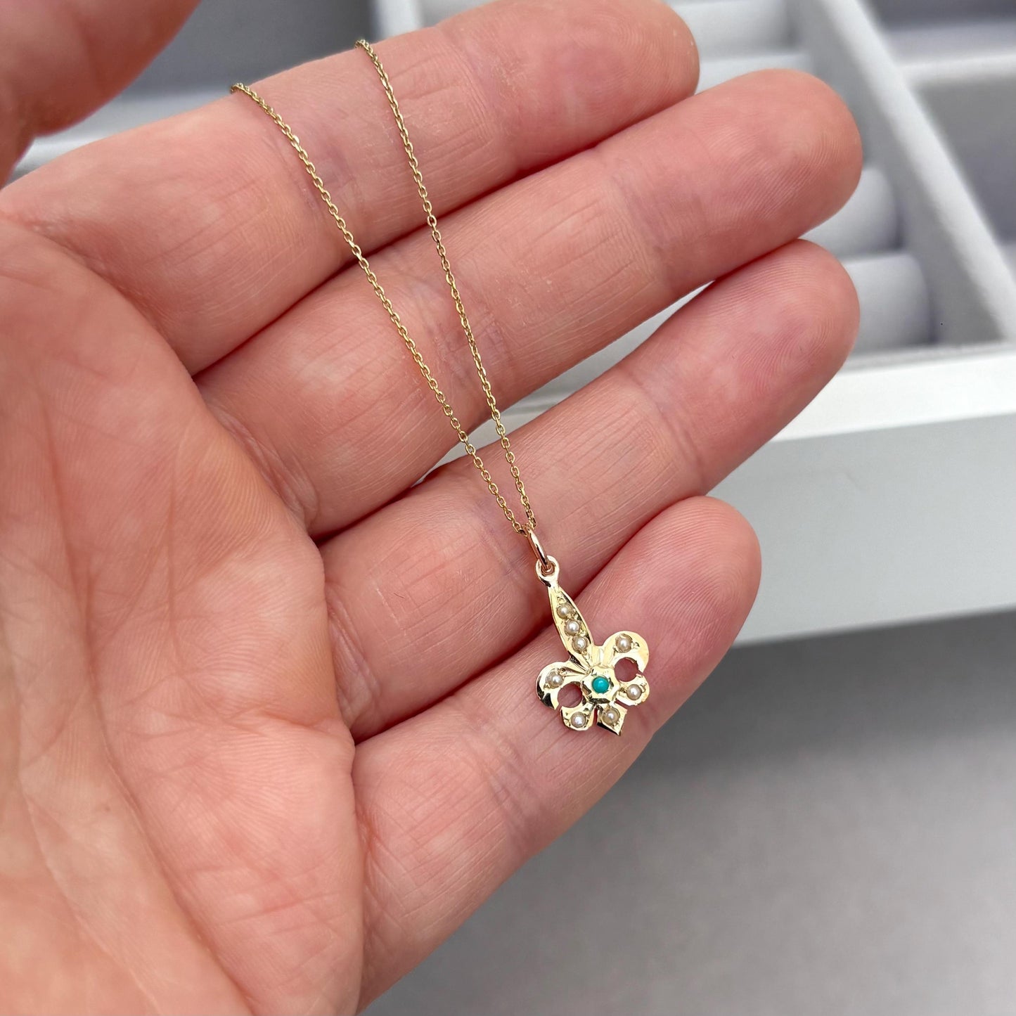 Vintage 14ct yellow Gold Dainty Turquoise and Pearl Fleur De Lis Charm Pendant Chain Necklace