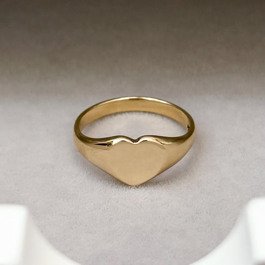New listing! Vintage 9ct Yellow Gold Heart Signet Ring
