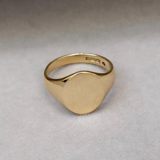 New listing! Vintage 9ct Yellow Gold Classic Oval Signet Ring