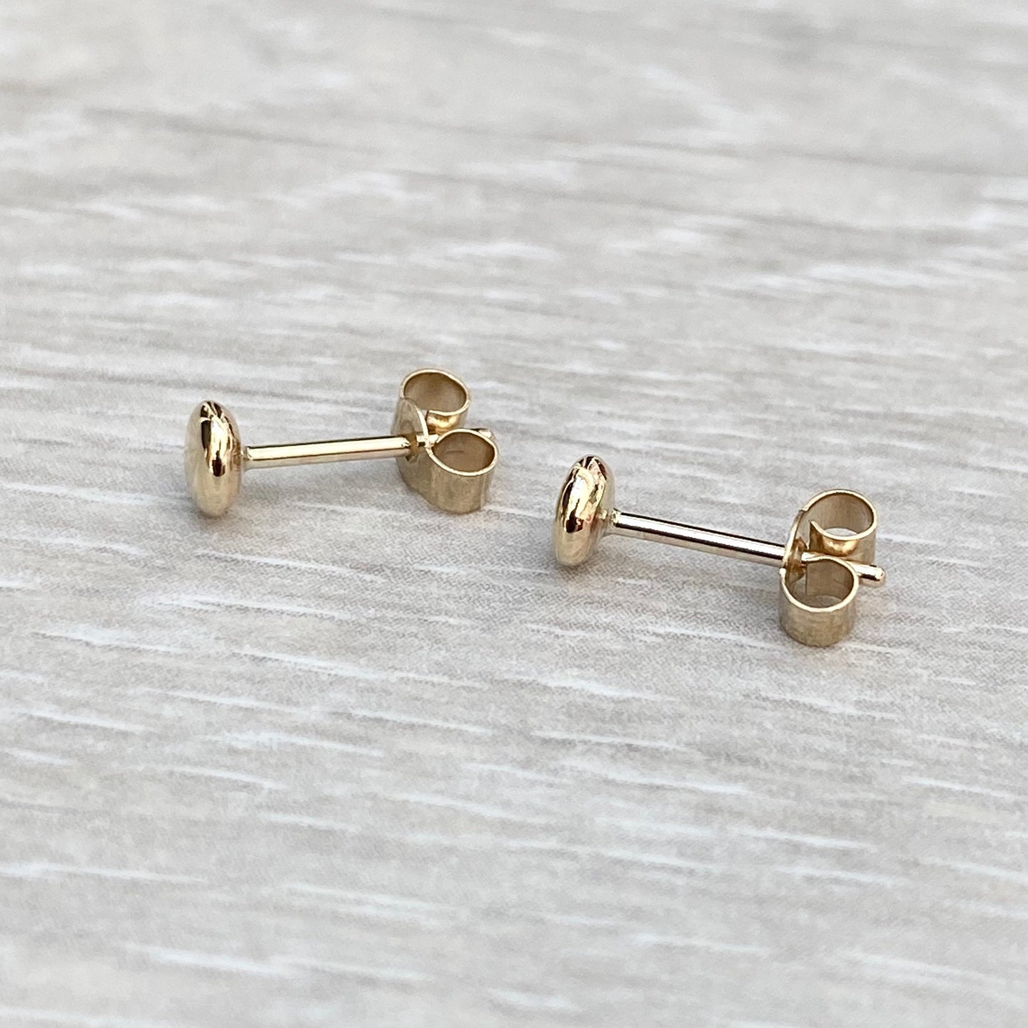 Handmade 9ct solid yellow gold tiny 3.7mm pebble nugget stud earrings